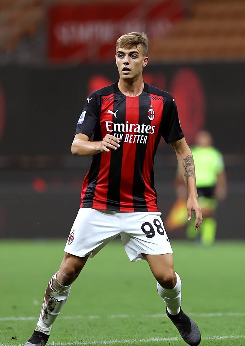 关于底特律活塞训练开放日,赛前队长鼓劲引欢呼,意甲在即,心理建设被强调的信息 关于底特律活塞训练开放日,赛前队长鼓劲引欢呼,意甲在即,心理建设被强调的信息